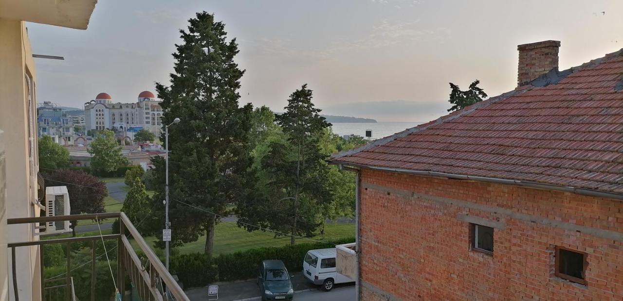 Ivet Guest House Обзор Экстерьер фото