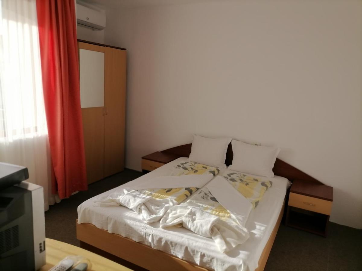 Ivet Guest House Обзор Экстерьер фото