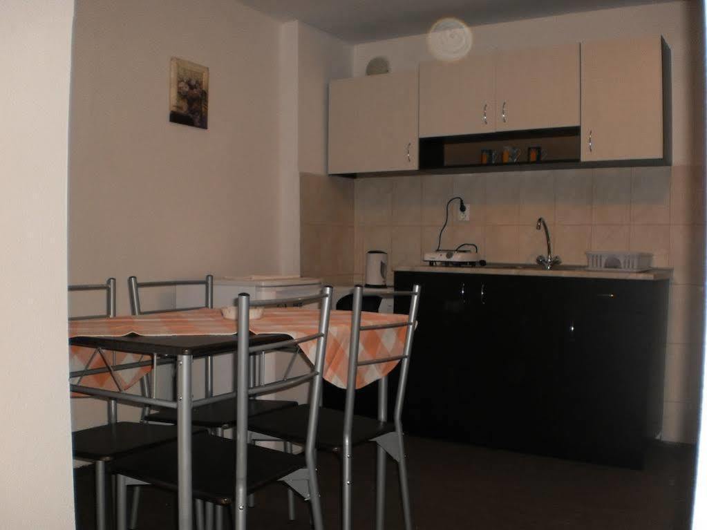 Ivet Guest House Обзор Экстерьер фото